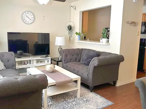 1418 W Oak St #102, Denton, TX 76201