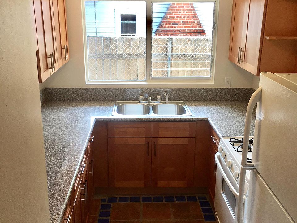 1st image of 1050 N Vista St APT 2