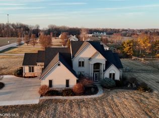 5645 Keener Rd, Monclova, OH 43542