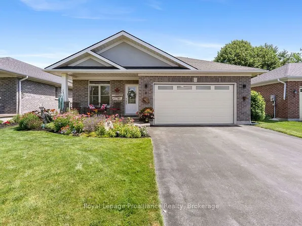 8 Berwick St, Stirling, ON K0K 3E0