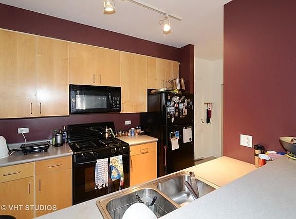 5th image of 330 N Jefferson St APT 1502