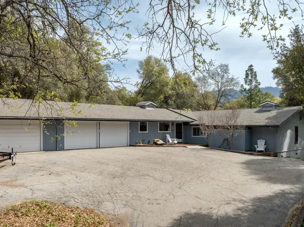 51739 Quail Run Dr, Oakhurst, CA 93644