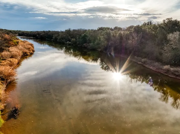 Reevs Rd, Graham, TX 76450