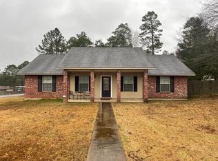 4401 Grantham Dr, Pineville, LA 71360