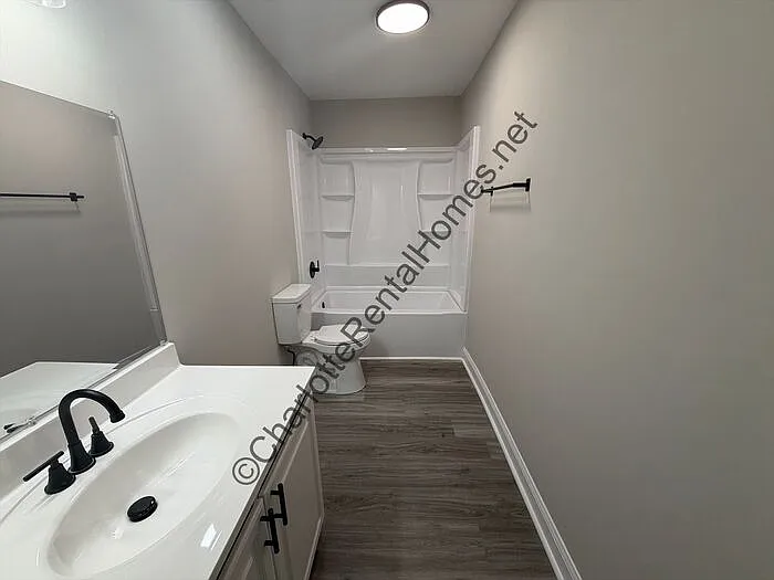 6131 Dwightware Blvd — Photo 7