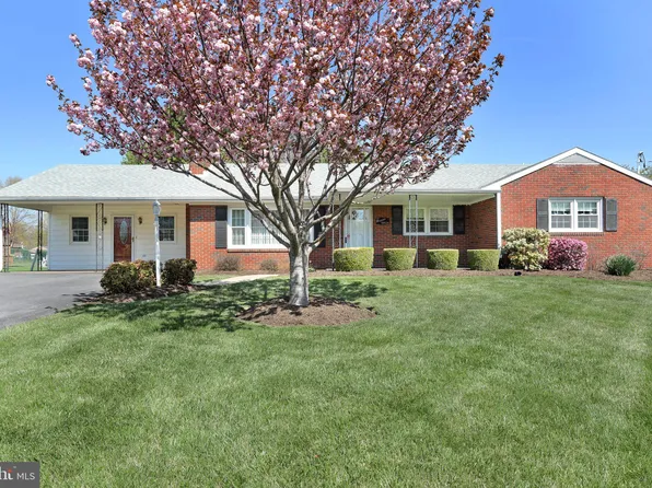 18534 Kent Ave, Hagerstown, MD 21740