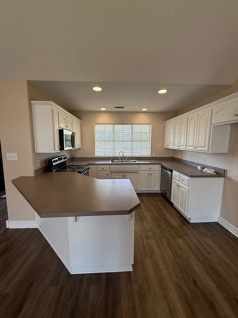 3035 Zion Rd — Photo 3