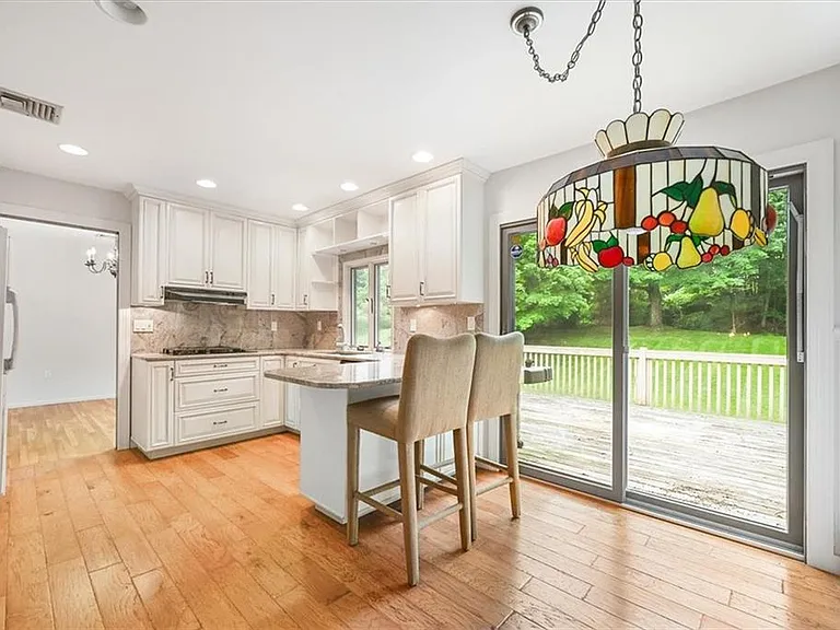28 Peter Bush Dr — Photo 3