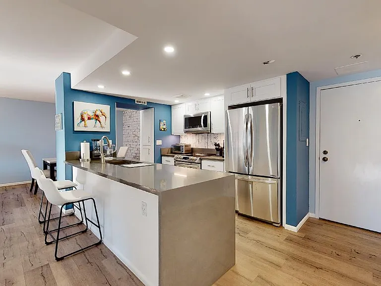600 W 9th St #914 — Photo 14