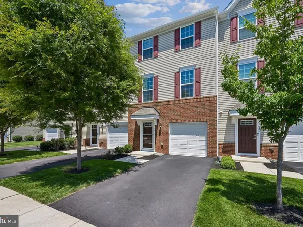 110 Nathan Dr, Riverton, NJ 08077