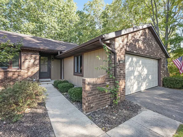 11347 Whispering Creek Dr, Allendale, MI 49401