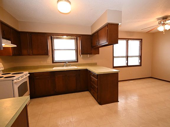 3rd image of 1425 Spartan Ave