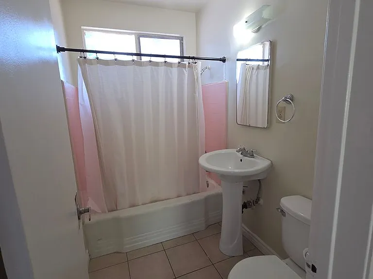 126 E Garfield Ave — Photo 3