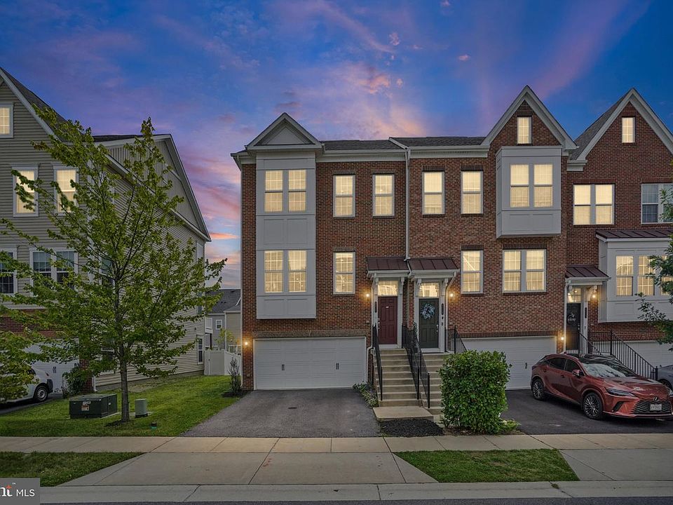 1st image of 8326 Meadowood Dr