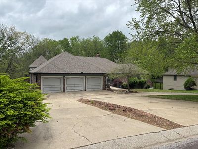 8324 Hedges Ave, Raytown, MO, 64138