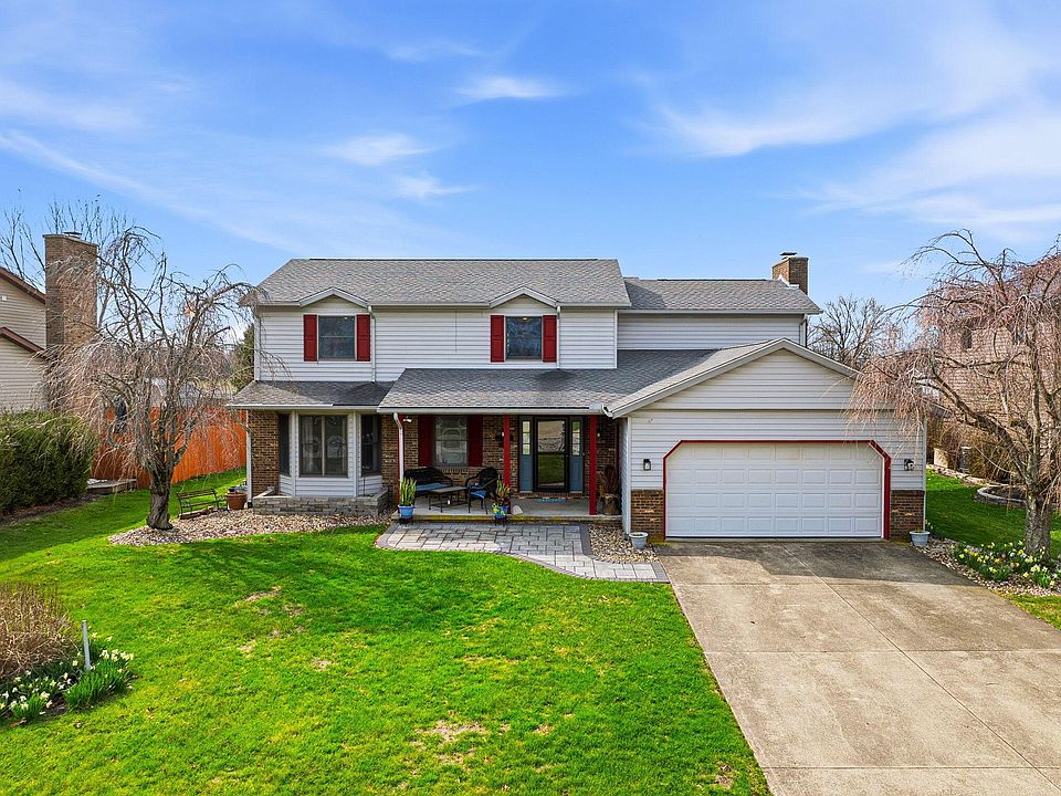 1st image of 985 Chaumont Dr