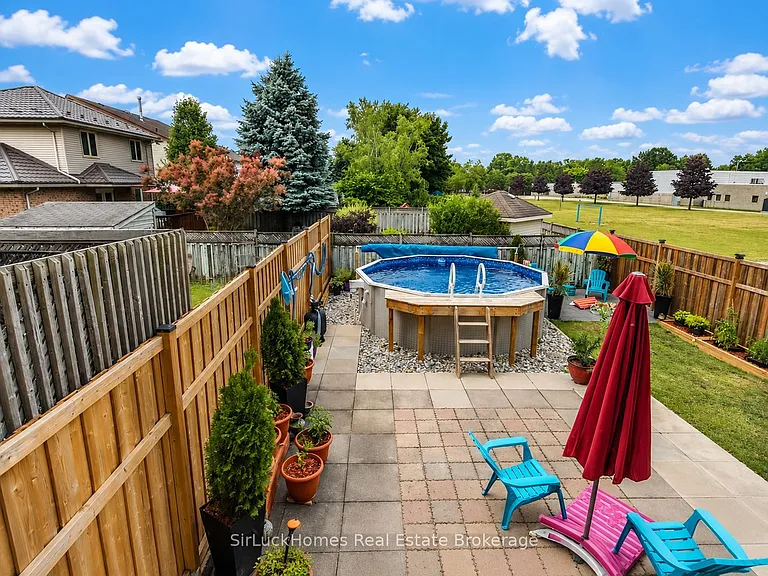 306 McKellar St — Photo 16