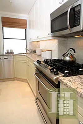 Rented by Halstead Real Estate | media 2