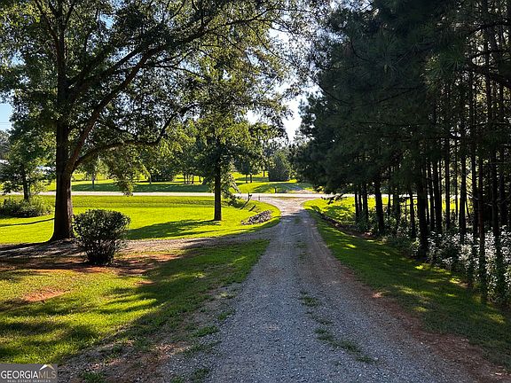 4th image of 582 Greene Settlement Rd