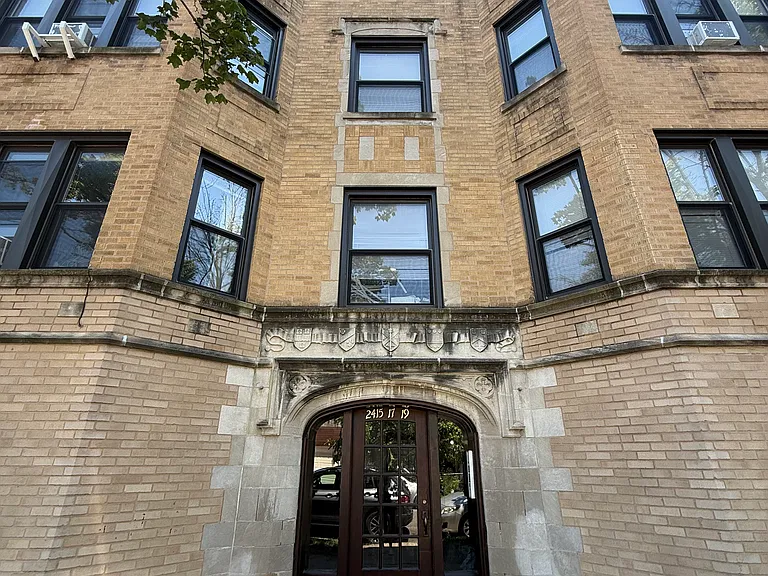 2415 W Sunnyside Ave — Photo 9