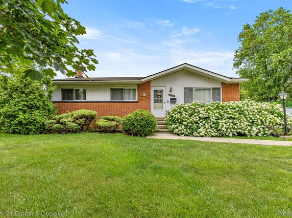 29497 Bridge St, Garden City, MI 48135