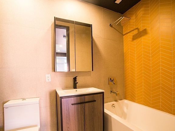4th image of 370 Throop Ave #4B