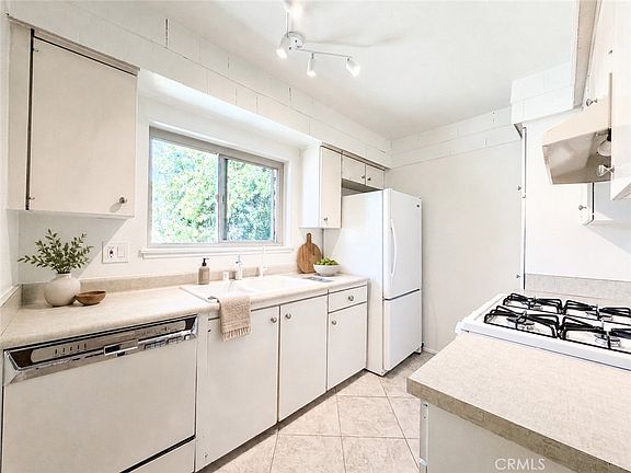 4th image of 6041 Fountain Park Ln APT 11