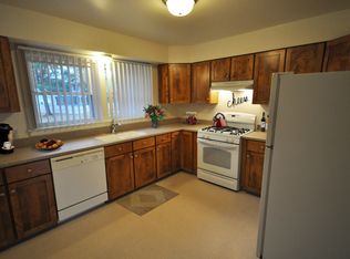 50 Mellinger Ln, Chicopee, MA 01022