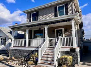 11 N Melbourne Ave, Ventnor, NJ 08406
