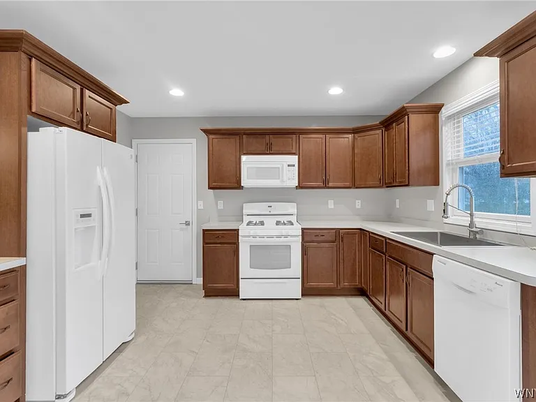940 Reserve Rd — Photo 11