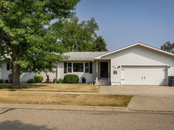 402 Roosevelt Ave, Underwood, ND 58576