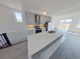 133 Blue Forest Cres #133, Barrie, ON L9J 0N5