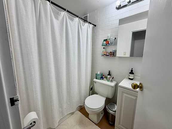 5th image of 121 E 12th St APT 7G