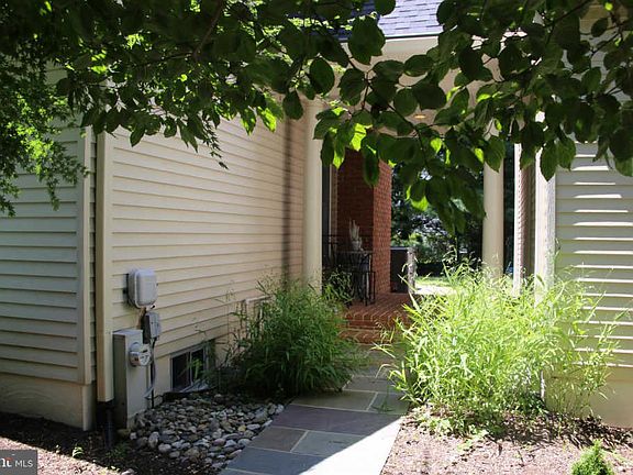 5th image of 106 Stockton Ln
