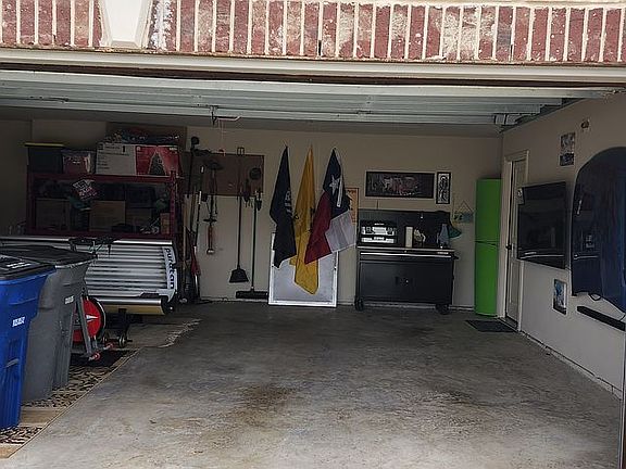 2nd image of 800 Fairfield Dr