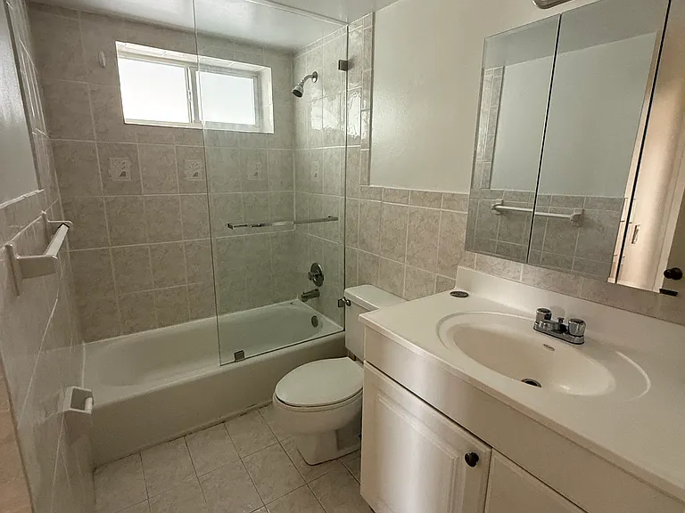 1535 SE 15th St #303 — Photo 11