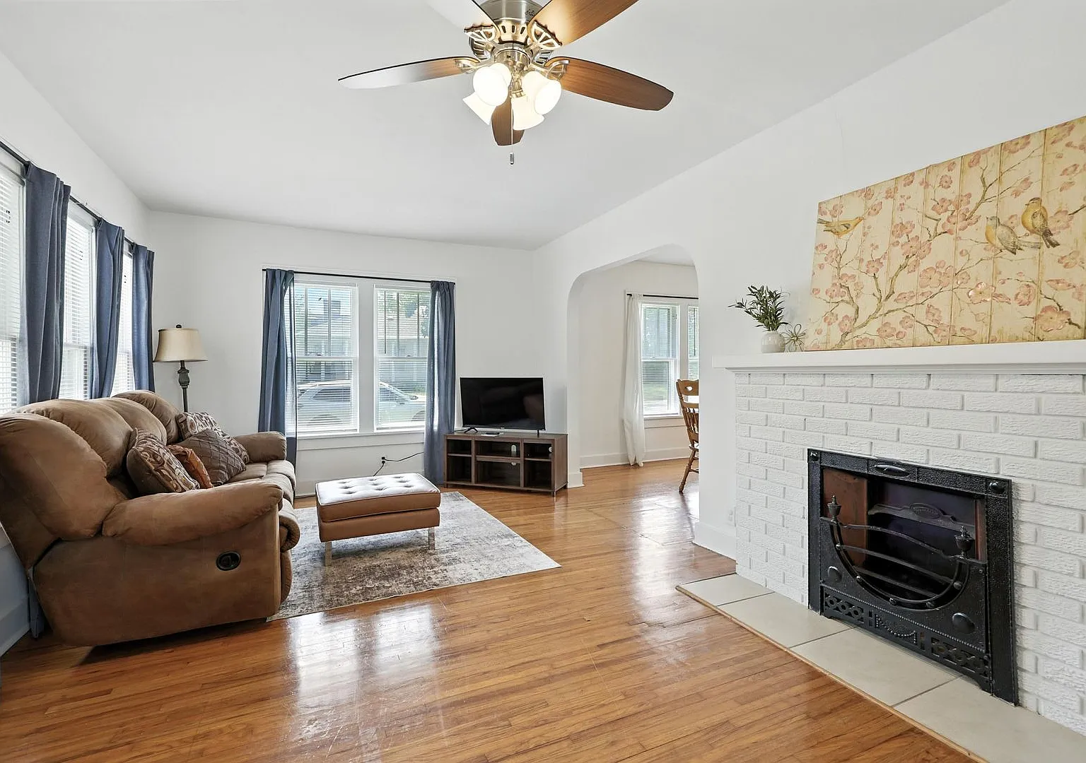 2 Bedroom Fully Furnished Short-Term Rental Joplin, MO — Photo 3