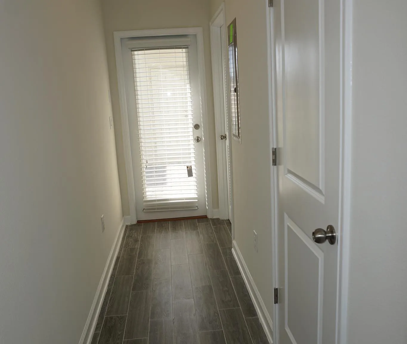 4 bed, 3.5 bath, 2475 sqft, $3,150 — Photo 4