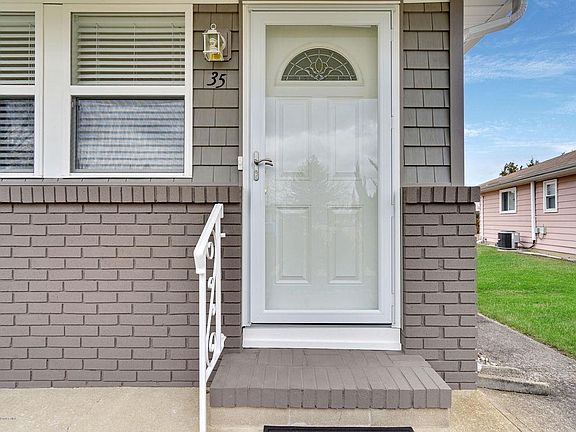 4th image of 35 Oranjestad St