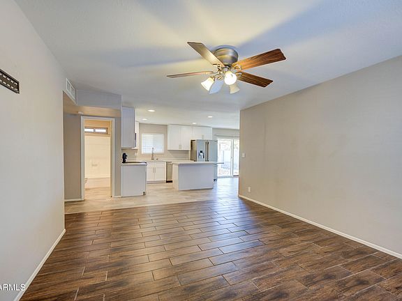 2nd image of 1533 E EMELITA Avenue