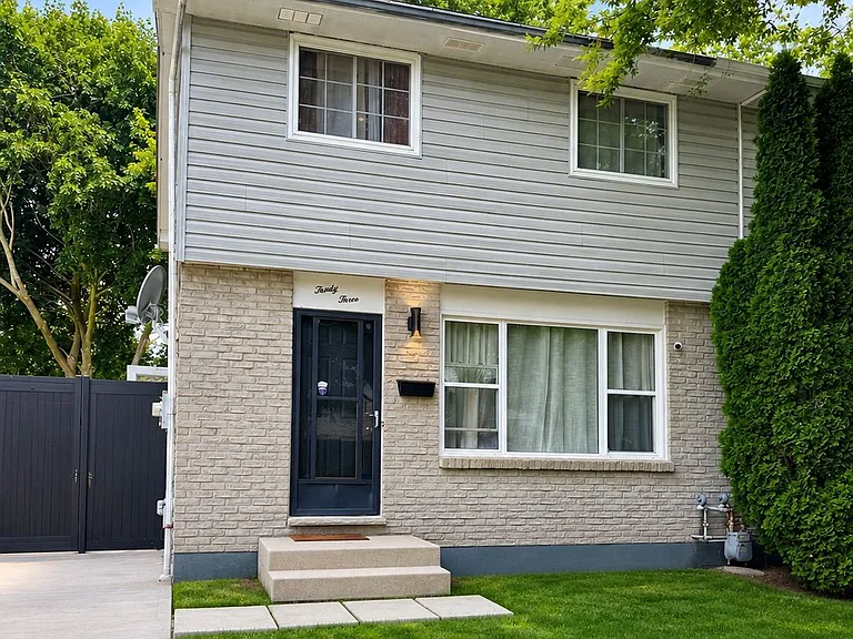 33 Sasha Cres — Photo 3