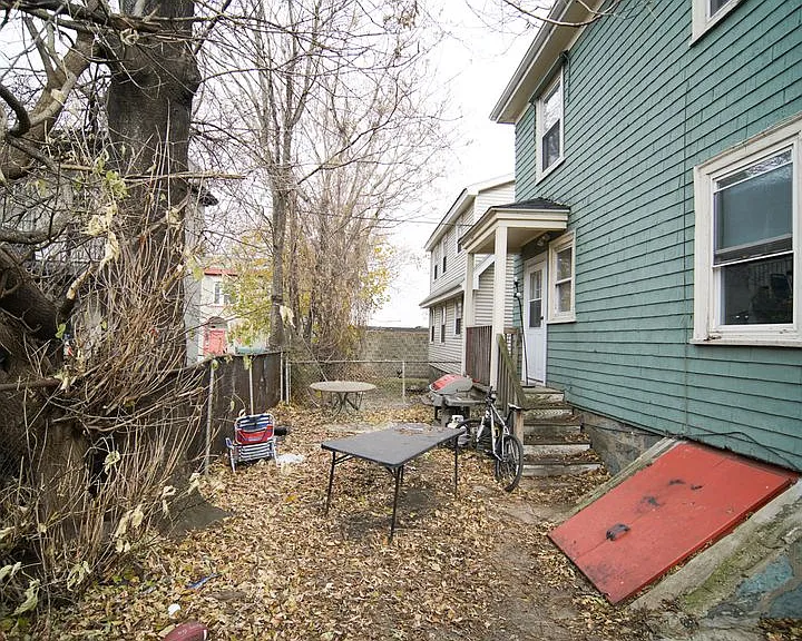 20 Sawyer Ter #1 — Photo 9