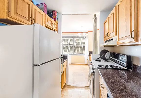 3rd image of 160 W End Ave APT 8T