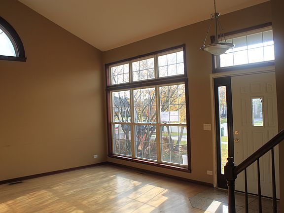 3rd image of 260 W Country Walk Dr