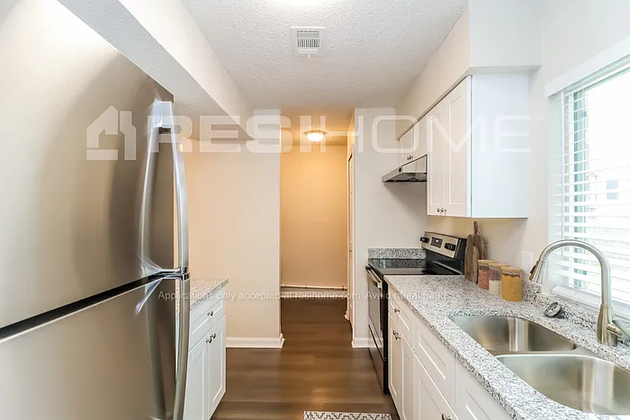 3 bed, 2.0 bath, 1343 sqft, $1,775 — Photo 4