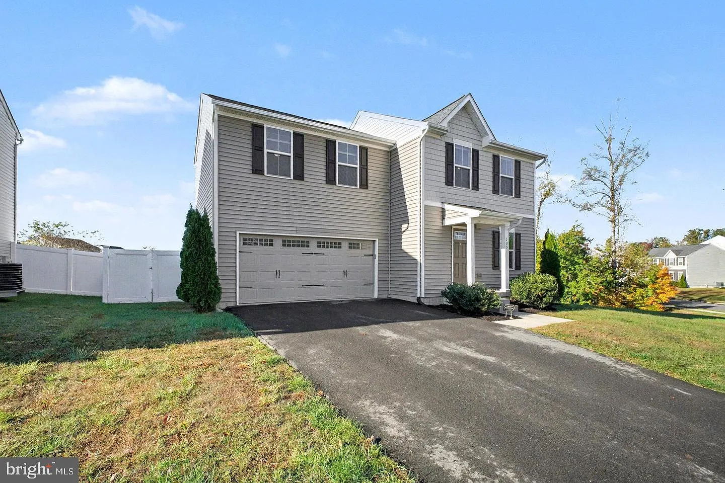 3 bed, 2.5 bath, 1440 sqft, $2,845 — Photo 2