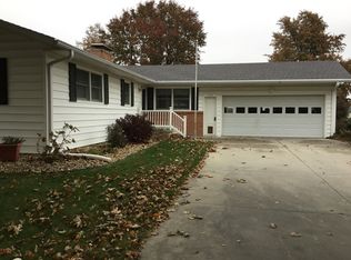 372 Parkview Dr, Sabetha, KS 66534