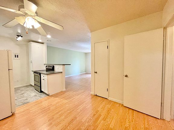 3rd image of 1100 39th St APT 303