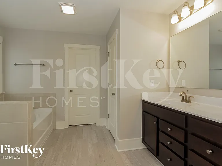 2314 Glenway Trail Ct — Photo 14