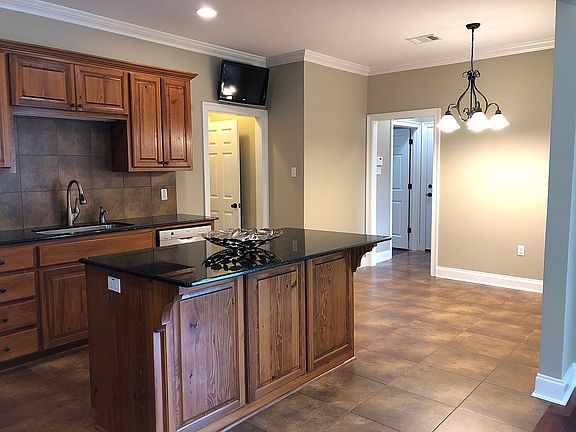 kitchen, side sitting area